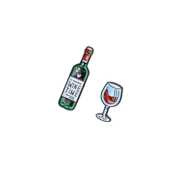 Spilla in metallo smaltato a t - Wine Or Beer recensione e prezzo