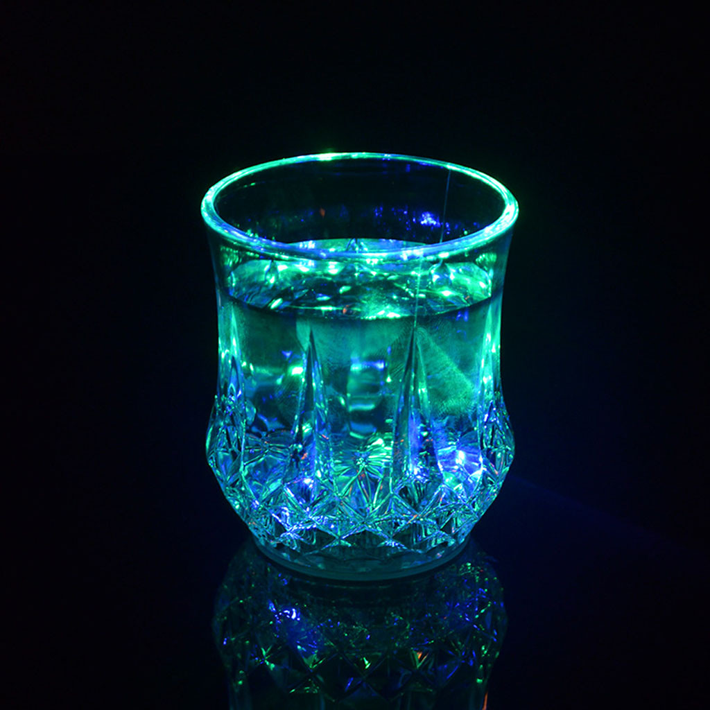 Bicchiere Luminoso a LED Color - Wine In Beer Glass recensione e prezzo