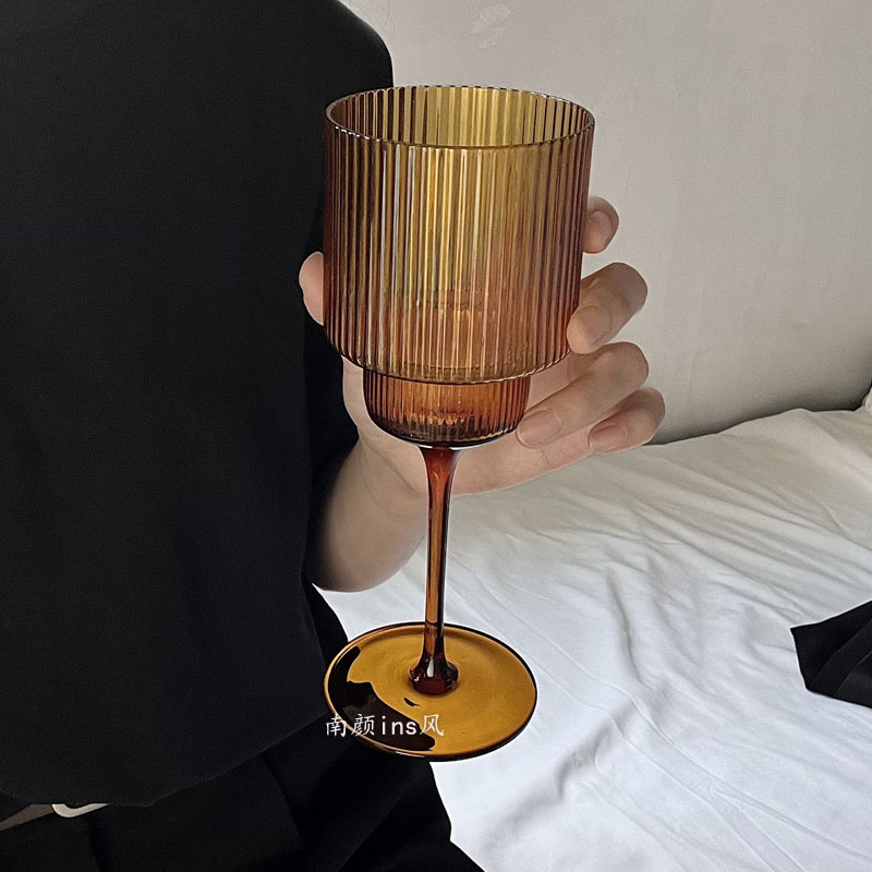 Calice da vino a righe nordich - Wine Or Beer recensione e prezzo